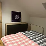 House In - Mountain View - *