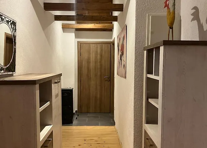 House In - Mountain View - *