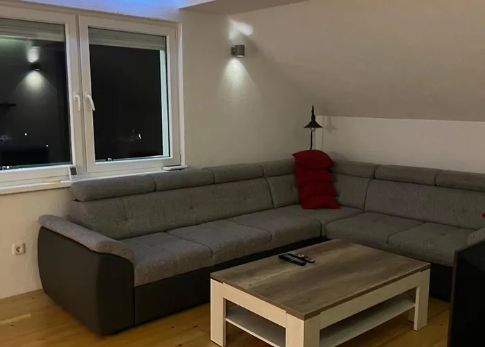 House In - Mountain View - *